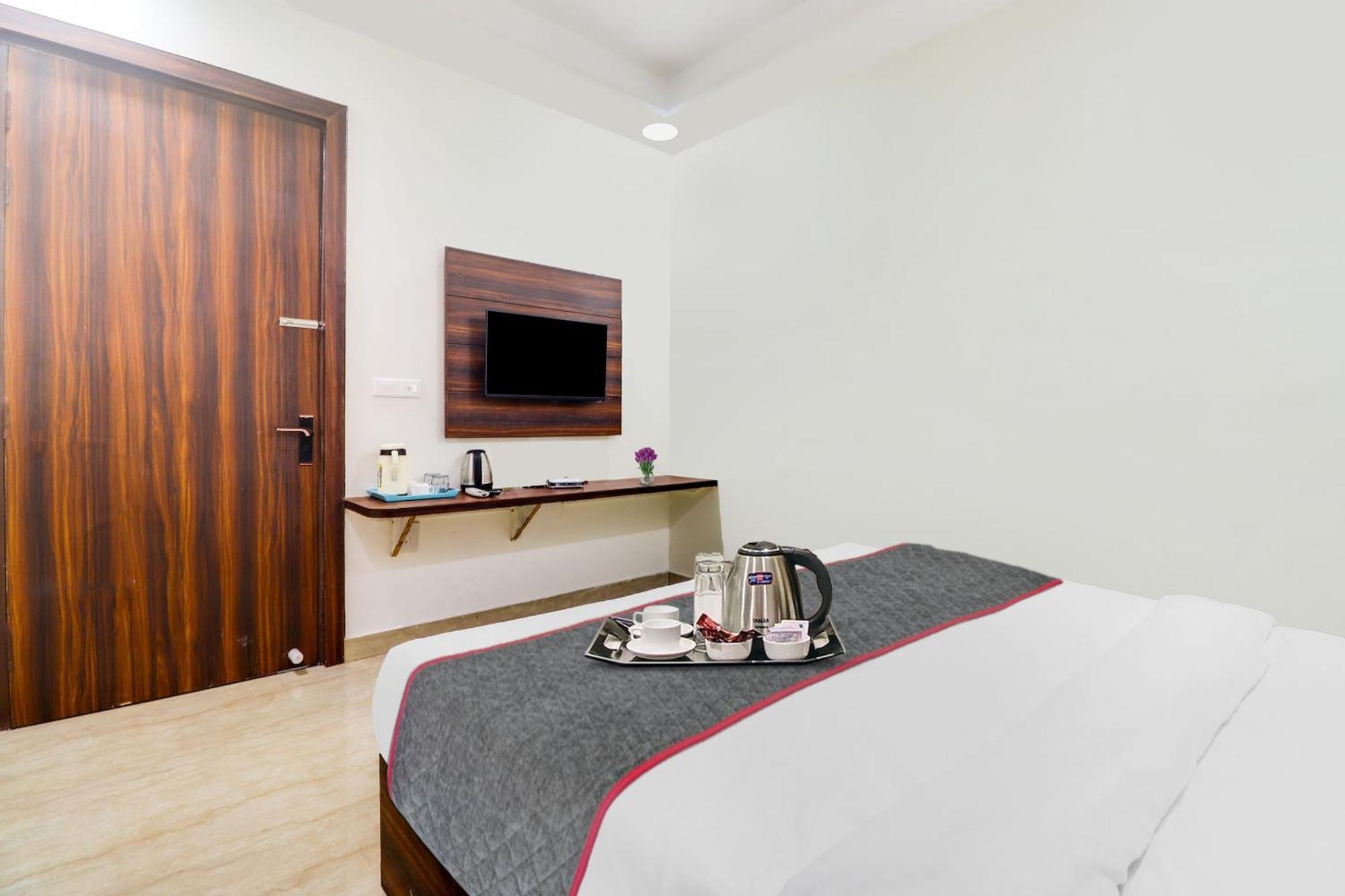 Collection O 70113 Hotel Golden Grand Agra  Exterior foto