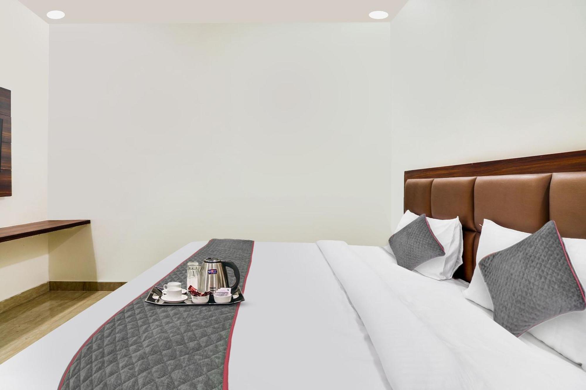 Collection O 70113 Hotel Golden Grand Agra  Exterior foto